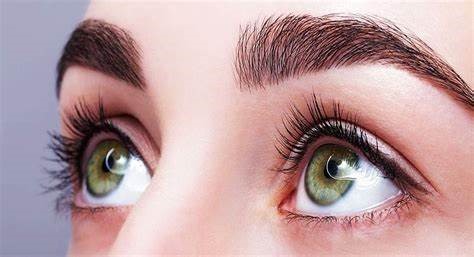 Wenkbrauwen epileren bij Dana Skin Beauty